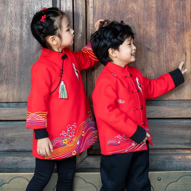 建议大家：春节就让孩子穿这“拜年服”，可爱又喜庆人见人爱