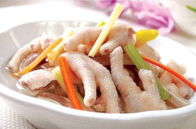 白血病每年新增5万多人，医生怒斥：这4种食物劝孩子要少碰！