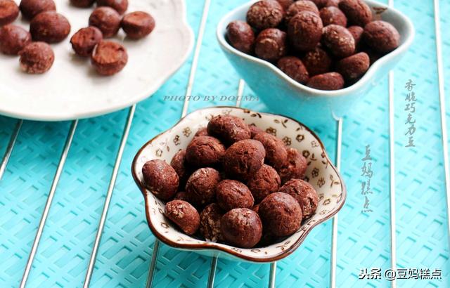 不用打发，拌好就行，跟孩子一起做超简单的巧克力豆，好吃又好玩