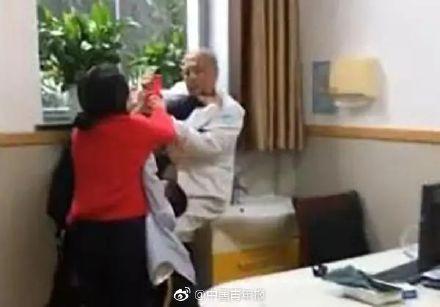 半月谈评论：恶拳如刀，切割的是孩子的纯真