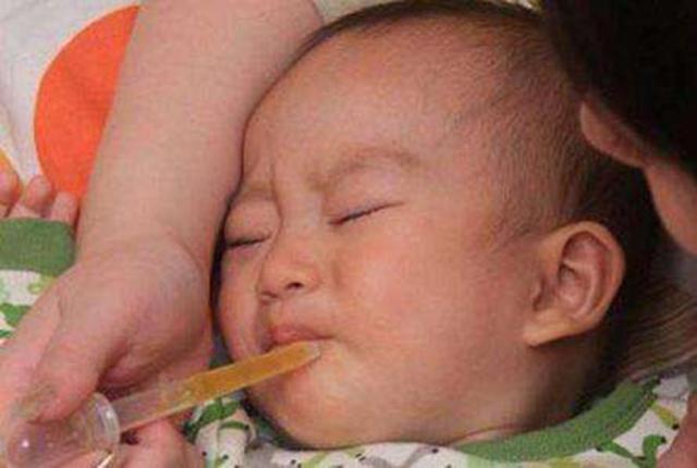 宝宝咳嗽、有痰，立马喂孩子止咳药，反而会导致孩子病情加重