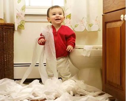 宝宝这3个表现不是捣乱，是智力发展的信号