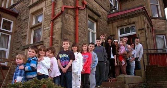 24年生17个孩子，英国这对夫妇生孩子已经上瘾了