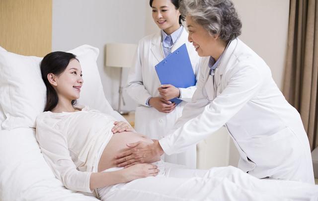 肚子里的宝宝好动不一定是好事?她做完产检后,医生说出真相!