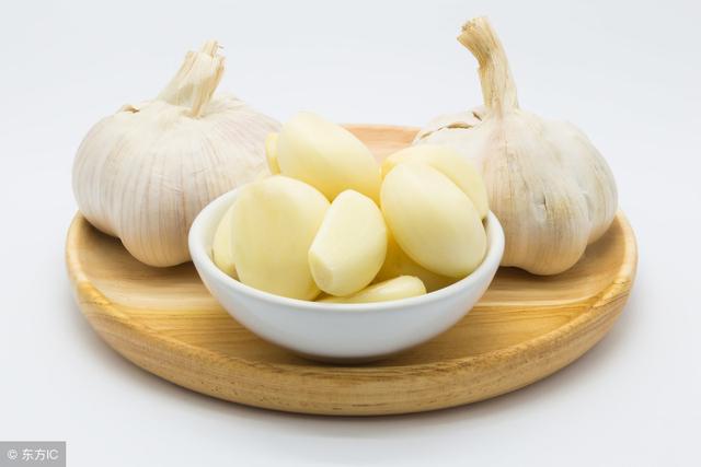 孩子冬天咳嗽反复总不好？2种食物可缓解咳嗽，说的不是梨