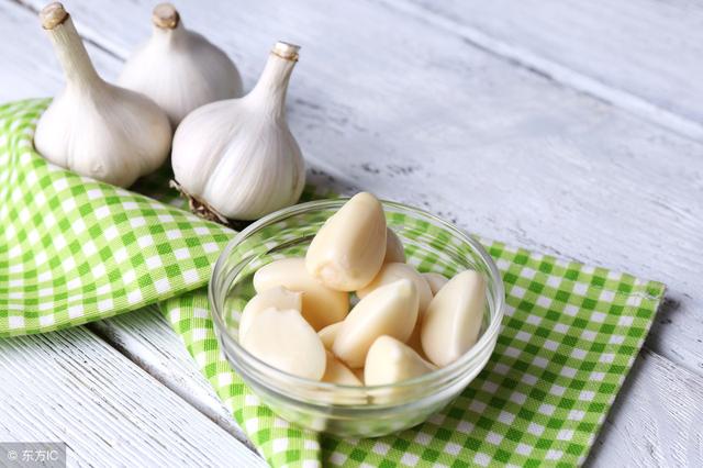 孩子冬天咳嗽反复总不好？2种食物可缓解咳嗽，说的不是梨