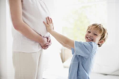 孕期有这三个现象，产后母乳往往会很多，不愁娃没奶吃