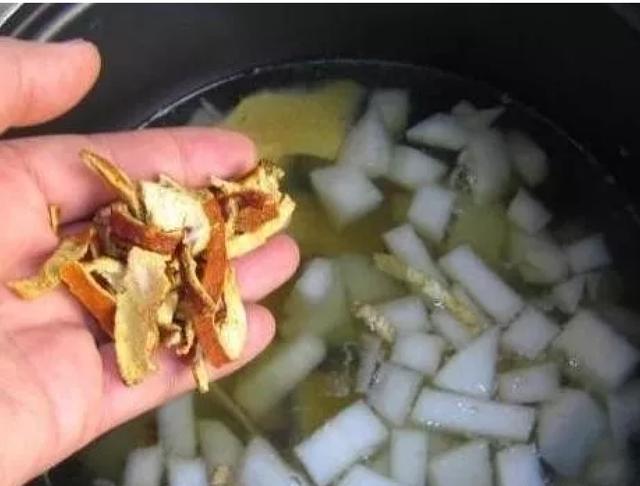 老中医：久咳不愈？咳嗽有痰？万能咳嗽汤，秒止咳，一年不犯