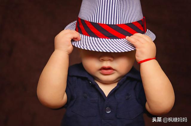 发现男孩有了“性意识”，妈妈的反应恰到好处