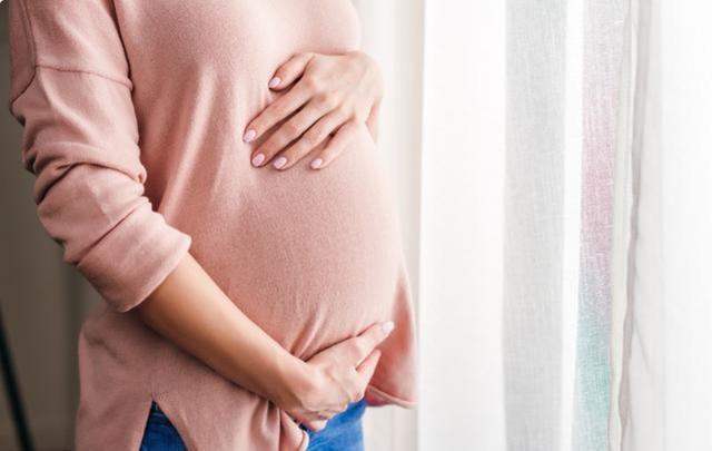 孕妇肚子高，怀的是女孩，肚子低就是男孩，这个说法准吗