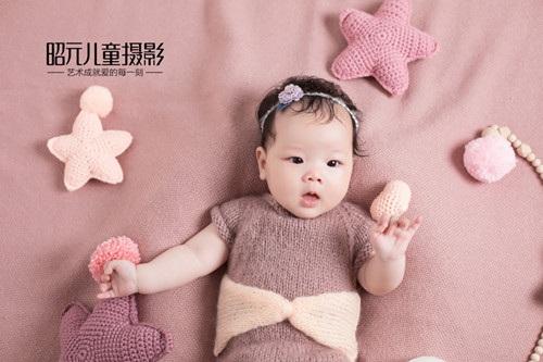 开灯睡觉真的影响宝宝的身高吗？