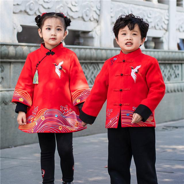 建议大家：春节就让孩子穿这“拜年服”，可爱又喜庆人见人爱