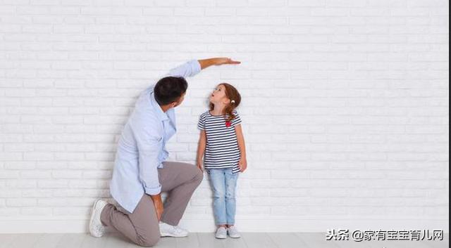 后天生长，如何给孩子的身高加把劲？关键还是要看这两个身体特征