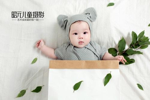 开灯睡觉真的影响宝宝的身高吗？