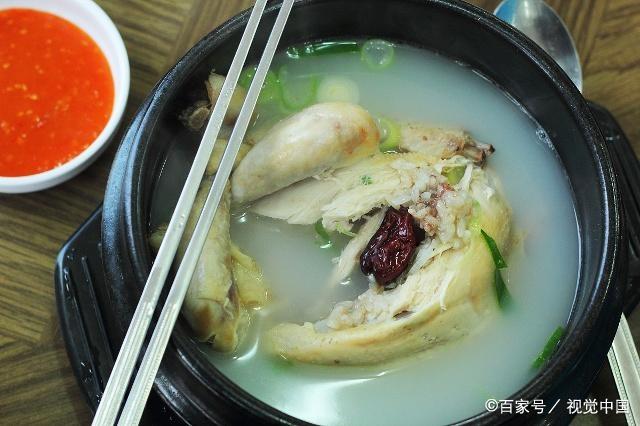 坐月子时，产妇吃公鸡好，还是母鸡好？很多老人都搞错了！