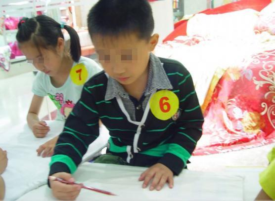 一位爸爸大喊：陪娃写作业太难了！打好教育基础，请从孕期开始！