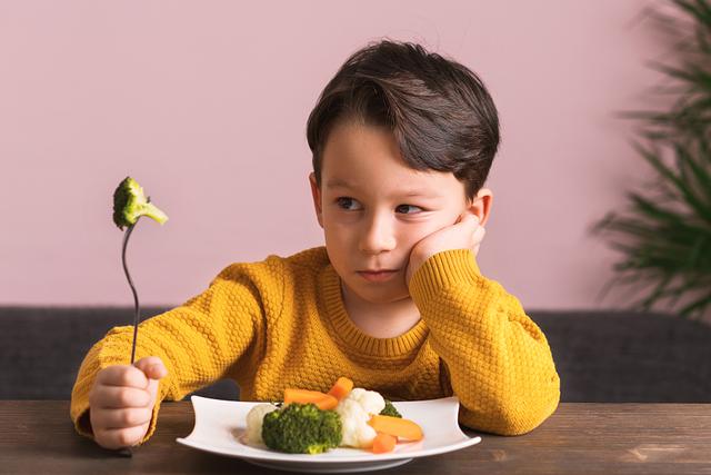 早上空腹吃这些食物，大病会一直烦着孩子