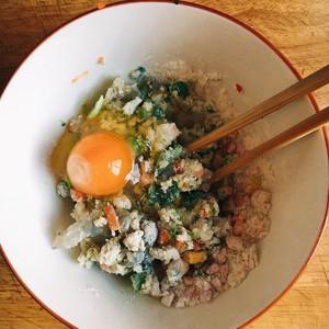 宝宝最爱吃的辅食——鲜虾蔬菜饼，做法简单，孩子吃了还有营养