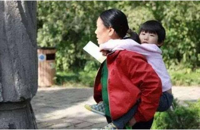 婆媳矛盾频发，为什么宝妈依旧选择让婆婆带娃，这三个原因很现实