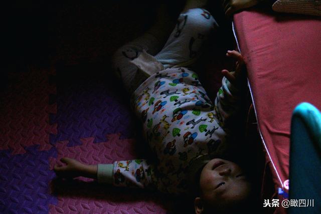 2岁男孩接种疫苗致残，全家为此倾家荡产