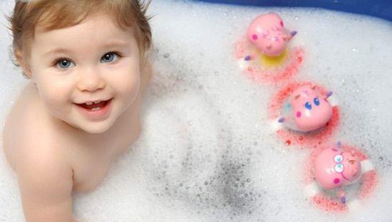 冬季家长别在这三个时间给宝宝洗澡，做了就等于在破坏孩子免疫力