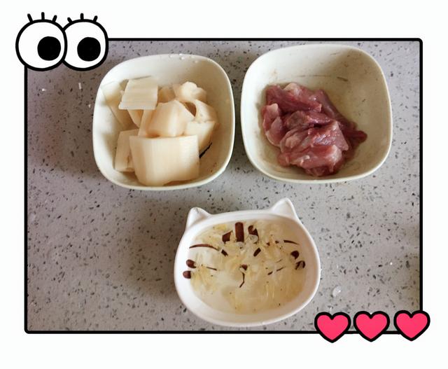 宝宝辅食——不用揉面也能做出美味的面食，还可以随意搭配食材！