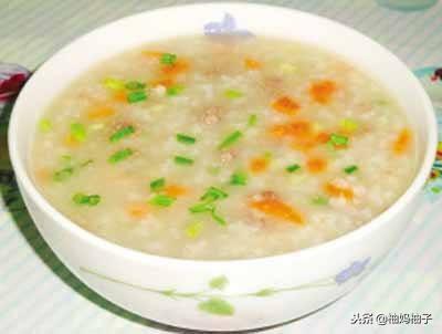 接近一岁的小宝宝，吃什么辅食好，南瓜蒸蛋、胡萝卜牛肉粥都适合