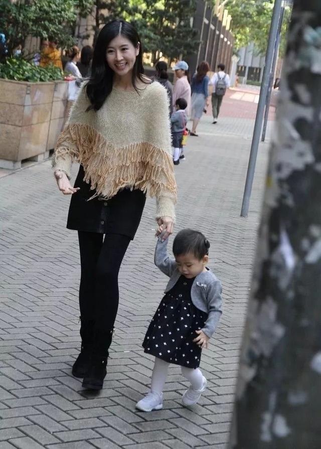 女儿半岁发现双耳全聋！前中国小姐单亲妈妈花六位数报读语言班
