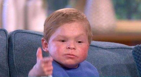 男孩13岁还像婴儿一样，大脑和身体停止发育，诊断为不知名疾病