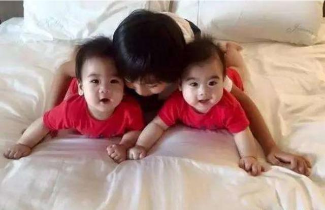 头胎女儿，二胎双胞胎女儿，宝妈是什么感受？网友：美翻天了吧！