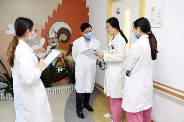 比流感更“嚣张”！病房爆满，今年10个孩子有8个是这病！