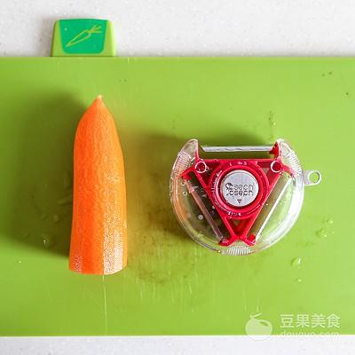 辅食日志｜胡萝卜泥米糊
