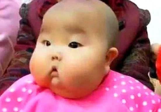 1岁孩子送到奶奶家断奶，妈妈接孩子回家时，差点没认出