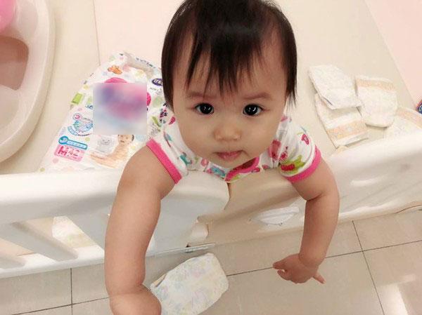 江宏杰欲教训小小爱 下一秒见无辜眼神瞬间融化