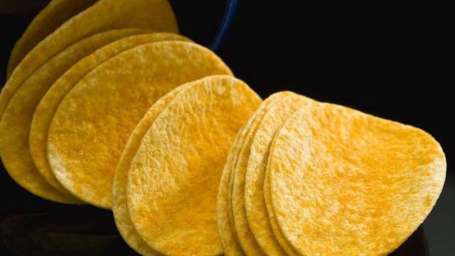 孩子常吃的这5种零食少吃，已被列入“黑名单”，家长要引起重视