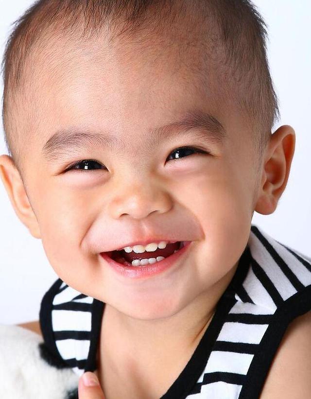 为啥大人的牙齿是28颗，宝宝的乳牙仅20颗？这三个原因你很少知道