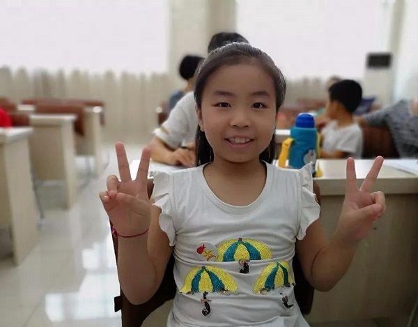 家里有女儿的父母，妈妈要从小教会她3件事，长大才活得更有底气