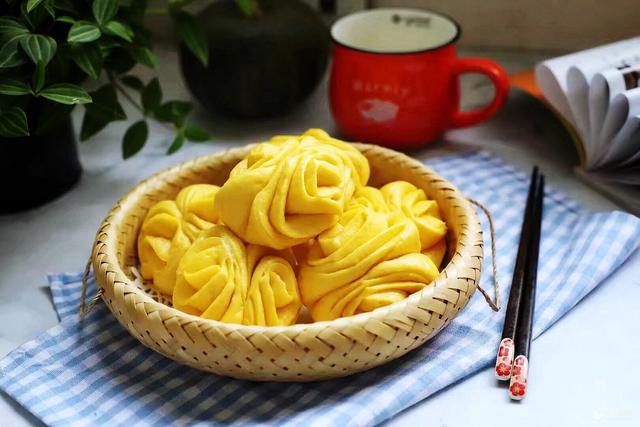 「南瓜花卷」的做法