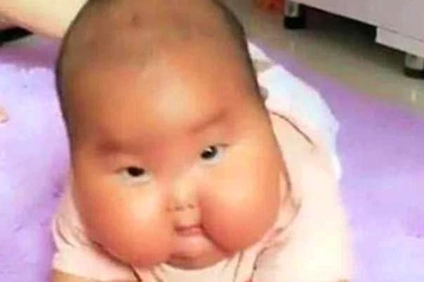 1岁孩子送到奶奶家断奶，妈妈接孩子回家时，差点没认出