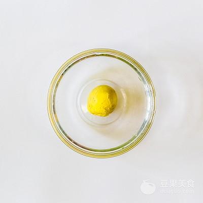 辅食日志｜蛋黄泥米糊