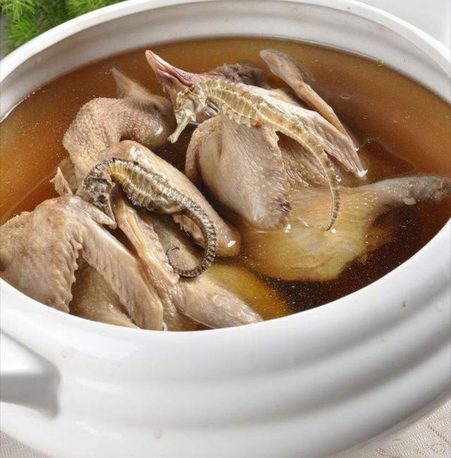 鸽子汤坐月子能不能喝？听说吃鸽子会回奶？听听过来人怎么说