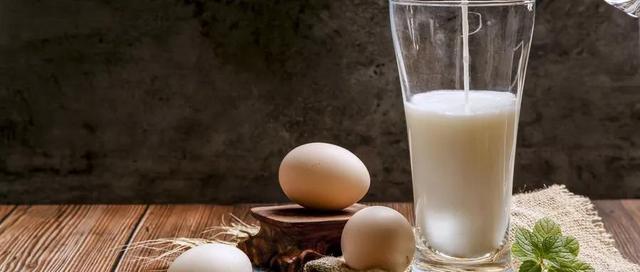 过敏、便秘、挑食……解决90%的辅食添加异常反应，给你超全攻略！