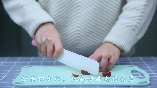 常给宝宝吃这道辅食，润肠养胃，还能补铁哦！