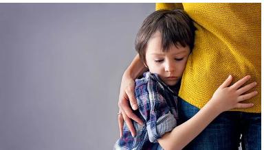 孩子被欺负了，要鼓励他打回去吗？父母要出来撑腰吗？当然要！