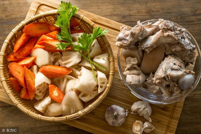怀孕期间每个月需要补充什么营养？