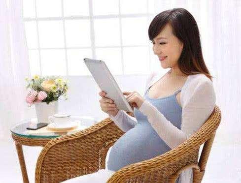 宝爸的小情人终于出生了，他却不肯抱孩子，知道原因后哭笑不得！