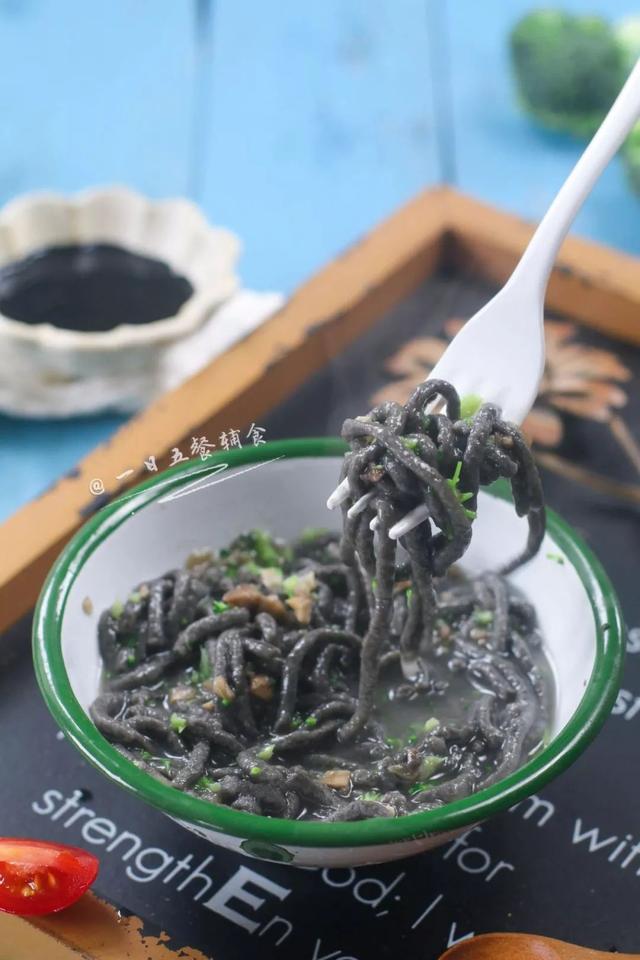 谁说益智补脑非得靠吃鱼，这样的辅食要多吃，补钙补锌效果翻几倍