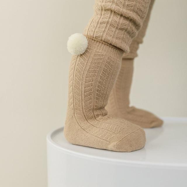 新款宝宝袜”火热来袭，保暖防寒又洋气，一双可过冬