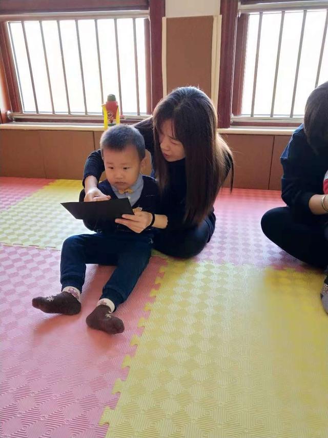 大家久等的第四期的公益早教活动现在开始报名了，名额有限，速度啊！