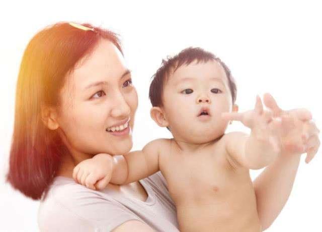 每天喂奶不少，但宝宝体重却直线下降？你可能做错了这件事！